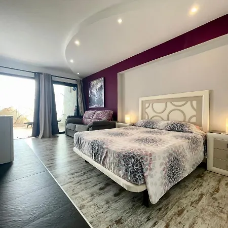 Club Atlantis 144 - One Bed